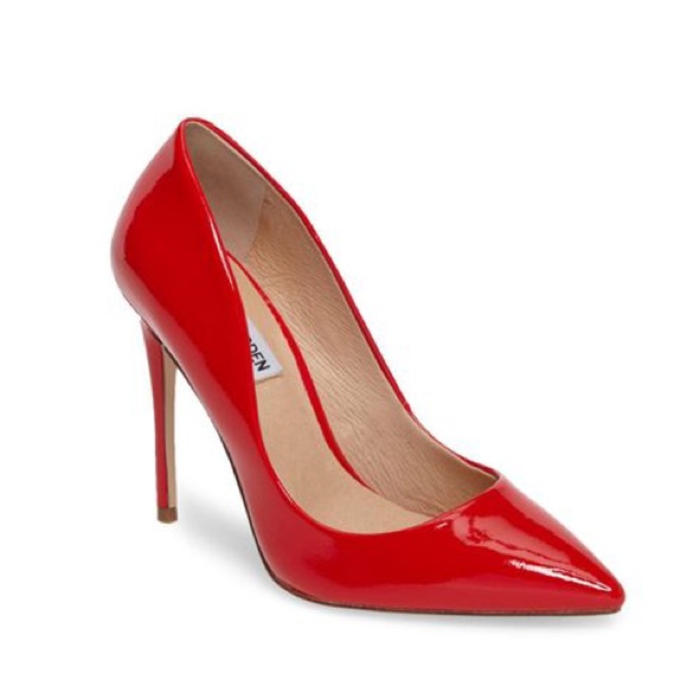 STEVE MADDEN ALTISHA PUMPS